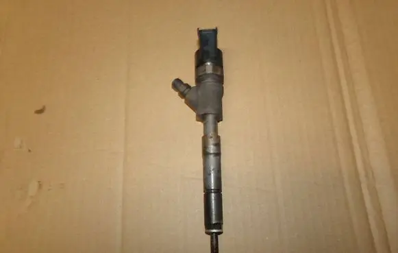 Toyota Corolla E120 E130 Fuel injector 0445110221