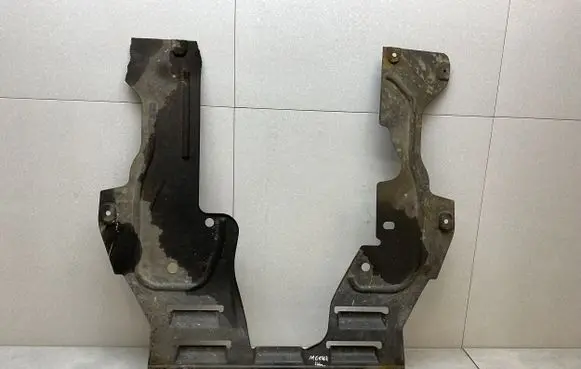 Opel Mokka Engine splash shield/under tray 95297733