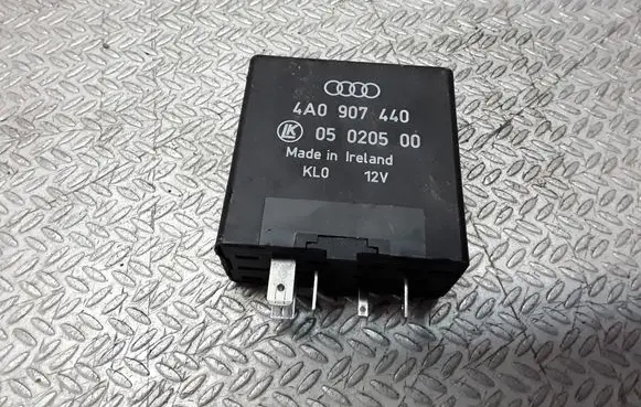 Audi A8 S8 D2 4D Wing mirror control module 4A0907440