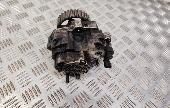 Volvo V50 Fuel injection high pressure pump 9651844380