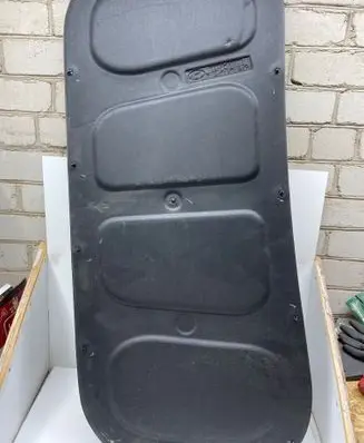 Engine bonnet/hood sound/heat insulation