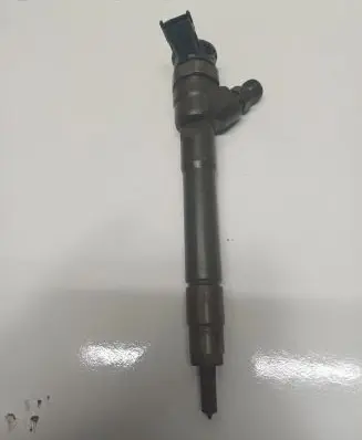Nissan Qashqai Fuel injector 0445110414