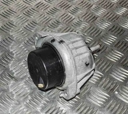BMW 3 E90 E91 Engine mount bracket 6773742
