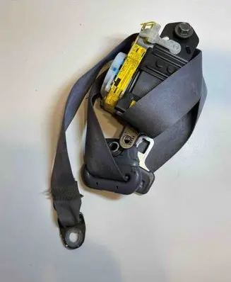 Toyota Land Cruiser (HDJ90) Front seatbelt C8027T0101