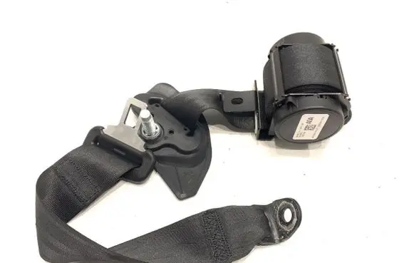 Honda CR-V Rear seatbelt