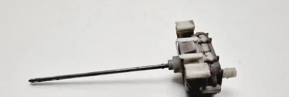 Audi A4 S4 B5 8D Central locking vacuum pump 8D0862153