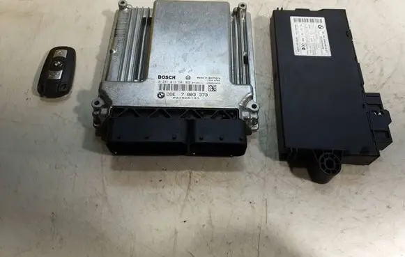 BMW 5 E60 E61 Engine ECU kit and lock set 7803373 0281013501 031525141