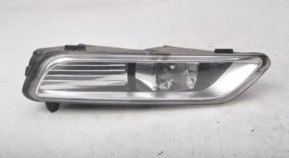 Volkswagen PASSAT B7 Front fog light 