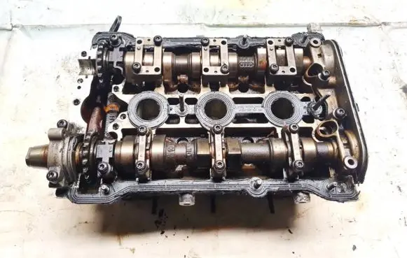 Audi A4 S4 B5 8D Engine head 078103373ah