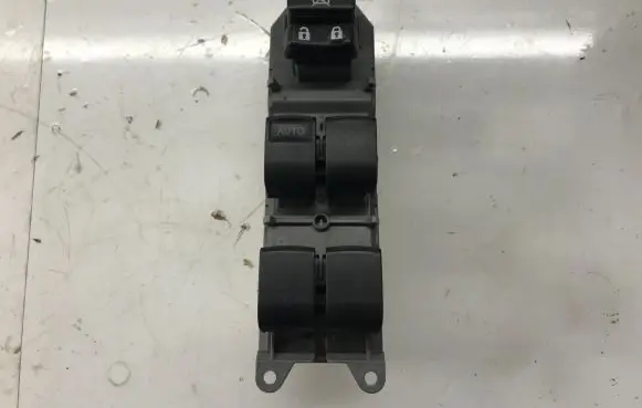 Toyota Auris 150 Electric window control switch 8482002210 9240S6D