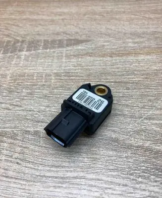 Toyota Avensis T270 Airbag deployment crash/impact sensor 8983105040