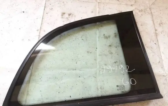 Opel Zafira A Rear side window as2