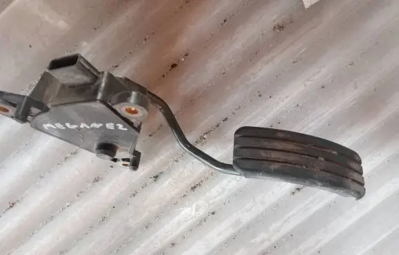 Renault Megane II Accelerator throttle pedal 8200153270