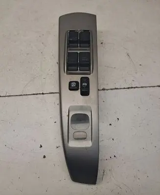 Toyota Prius (XW20) Electric window control switch 8482047021