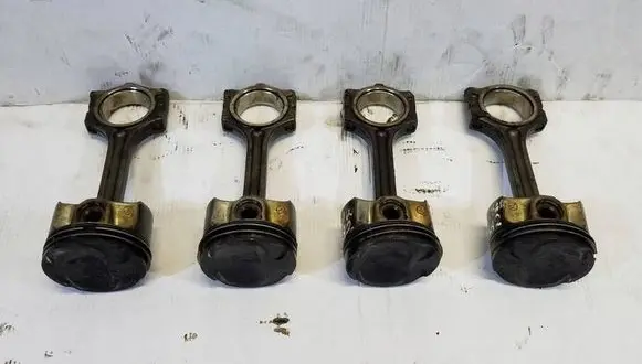 Nissan Pulsar Connecting rod/conrod HRA2