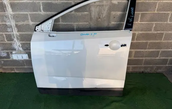 Nissan Qashqai J12 Front door