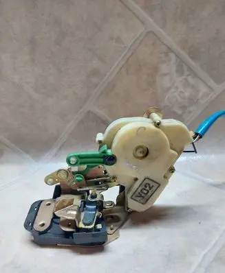 KIA Sorento Rear door lock 041126