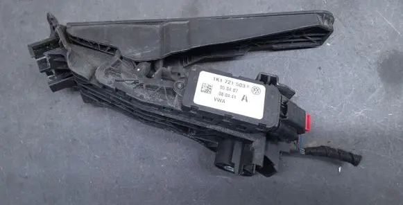 Volkswagen Golf V Accelerator throttle pedal 1K1721503P