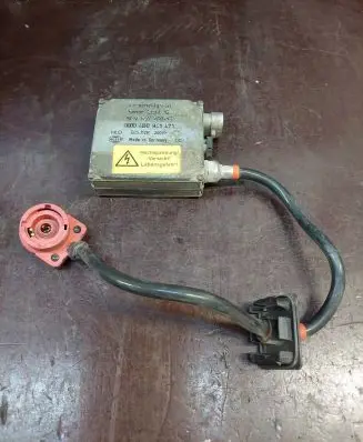 Audi A6 S6 C5 4B Headlight ballast module Xenon 4B0941471 5DV00776015