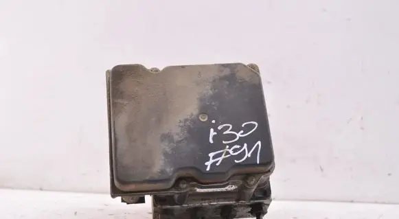 Hyundai i30 ABS Pump 589202L500