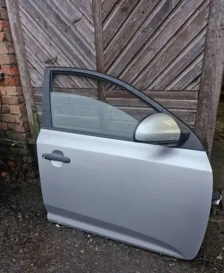 KIA Ceed Front door