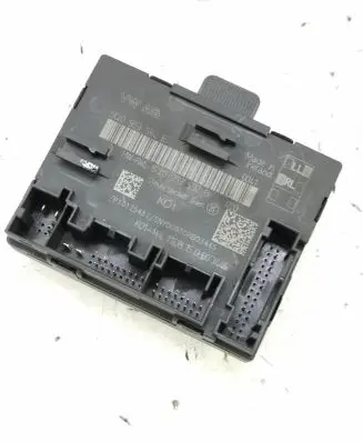 Volkswagen PASSAT B8 Door control unit/module 5Q0959592E