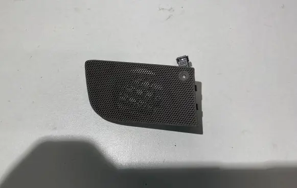 Volvo C70 Subwoofer grill/trim 9466573