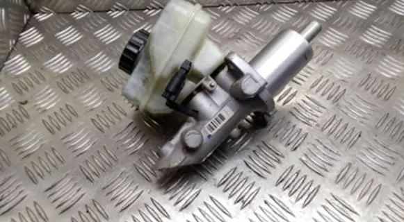 Mercedes-Benz CLS C219 Master brake cylinder A2114300802
