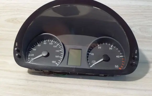 Mercedes-Benz Sprinter W906 Speedometer (instrument cluster) A9069008603 A9069015901