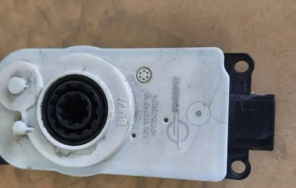 BMW X5 G05 Radiator active air flap actuator 5811R1000 9881645 22356P01840