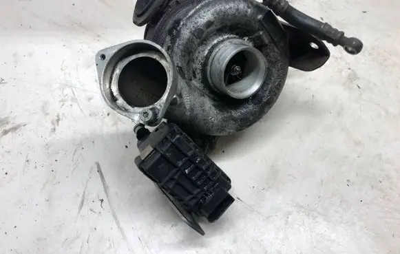 BMW 5 E60 E61 Turbo 7794259 EGK200