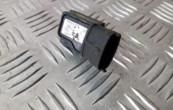 Opel Vivaro Air pressure sensor 0281002573 8200194432