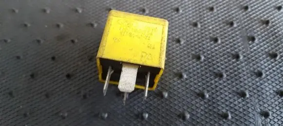 Ford Mondeo MK I Other relay V23136B1X3 V23136-B1-X3