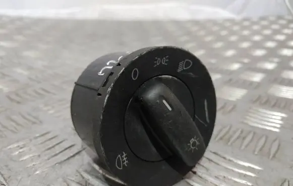 Volkswagen Golf V Light switch 1K0941431B