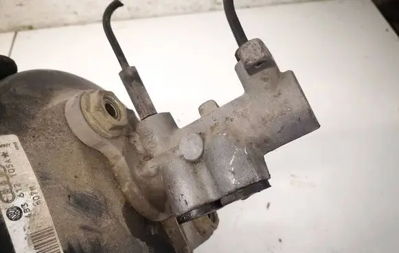 Volkswagen PASSAT B5.5 Master brake cylinder 