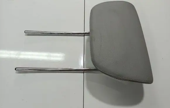 Mercedes-Benz B W245 Front seat headrest 