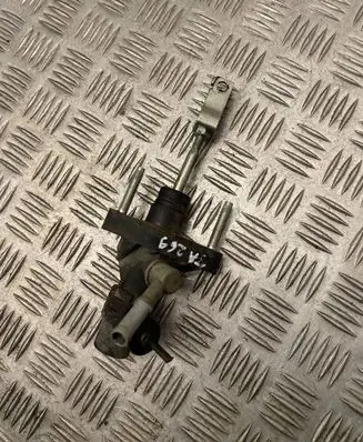 Toyota Avensis T250 Clutch slave cylinder 