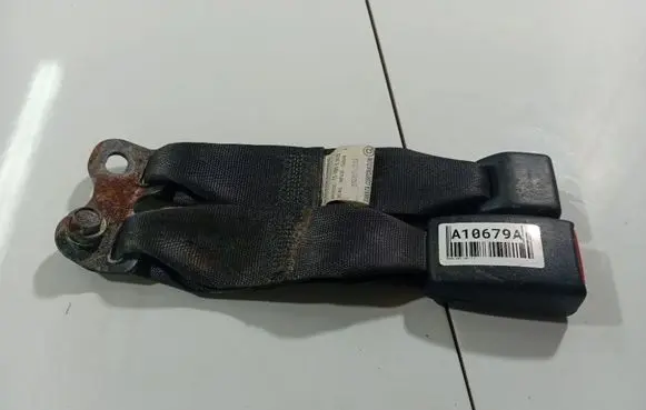 Honda Jazz Middle seatbelt buckle (rear) 0431112
