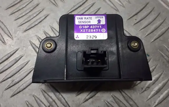 Mazda Premacy Airbag deployment crash/impact sensor G18P437Y1
