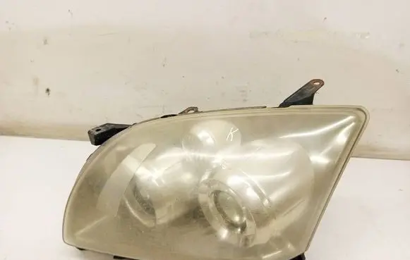 Toyota Avensis T250 Headlight/headlamp 
