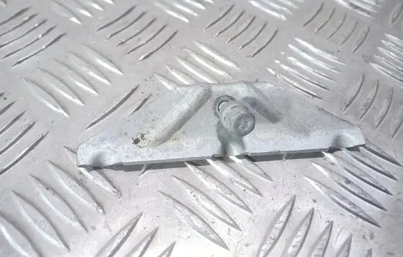 Battery bracket