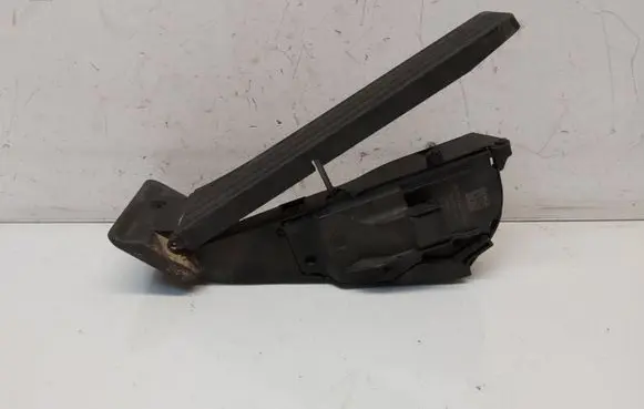 BMW 2 F45 Accelerator throttle pedal 21490710