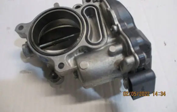 Audi A3 S3 A3 Sportback 8P Throttle body valve 05L128063B