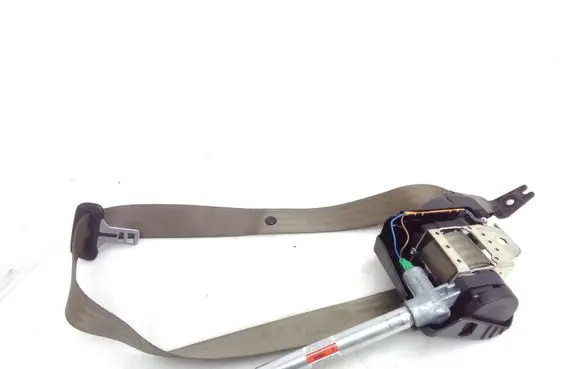 Volvo XC70 Middle seatbelt (rear) 39863174