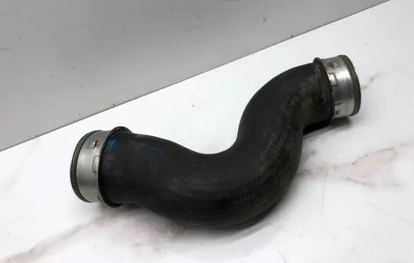 Volkswagen PASSAT B6 Intercooler hose/pipe 1K0145832F