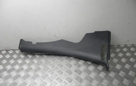 Dodge Charger (C) pillar trim 100017158