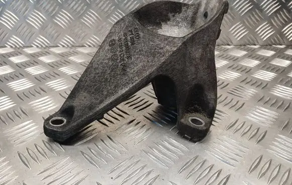 Audi A6 S6 C6 4F Engine mounting bracket 4F0199307N