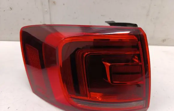 Volkswagen Jetta VI Rear/tail lights 5C6945207A