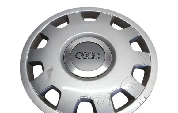 Audi A3 S3 8L R15 wheel hub/cap/trim 8L0601147