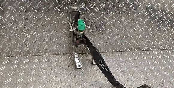 Toyota Verso Brake pedal 